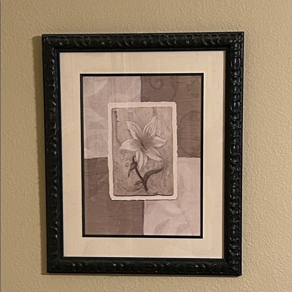 Elegant Floral Wall Art in Black Frame